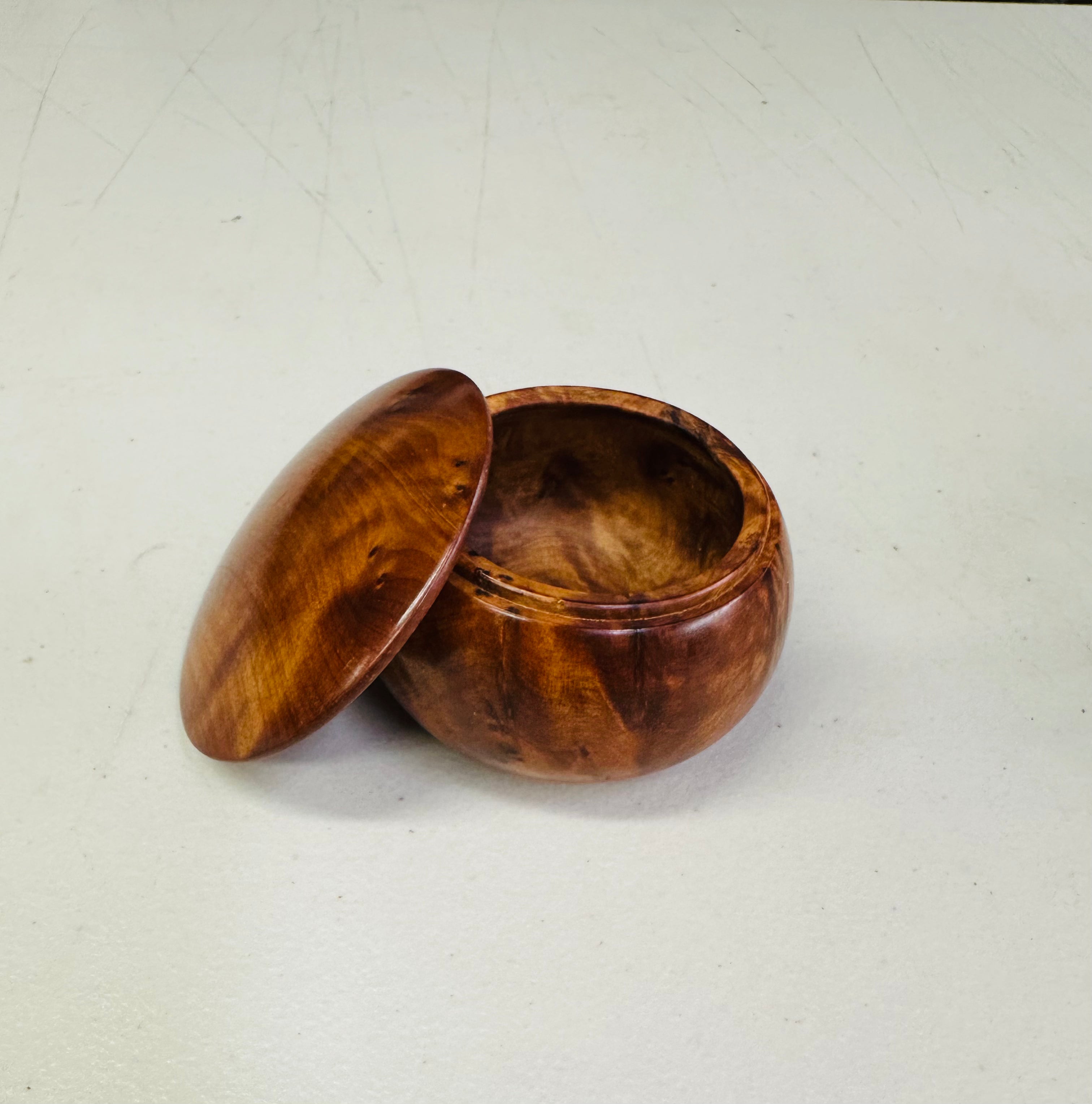 Round Thuya Wood Box – Handcrafted in Morocco
