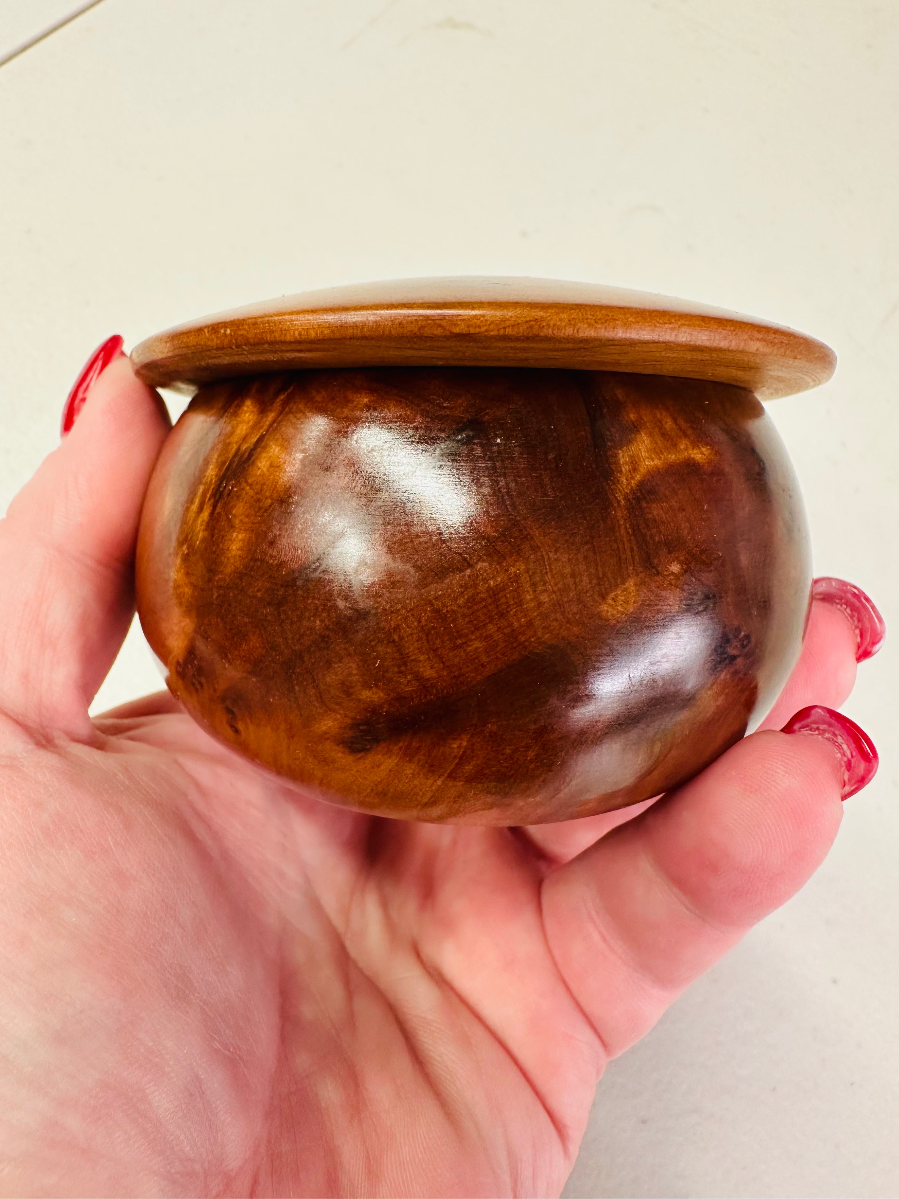 Round Thuya Wood Box – Handcrafted in Morocco